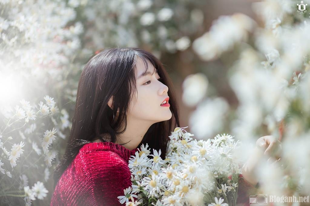 15 cách chụp ảnh với hoa đẹp được các FASHIONISTA ưa chuộng