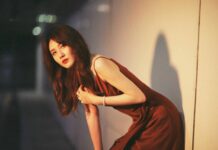 TOP 30 cách tạo dáng chụp ảnh đẹp khi mặc váy